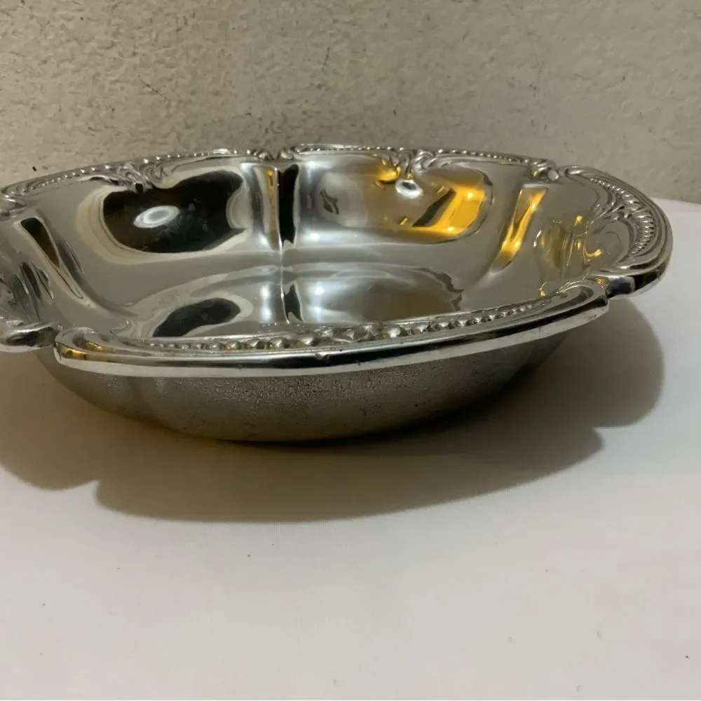 Wilton Armetale Belle Mont 12 inch Serving Bowl Design By Juan Vela Studios